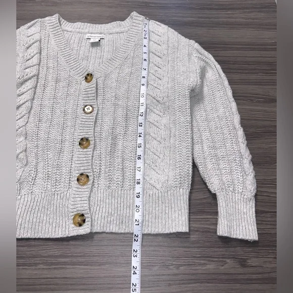 Cupcakes and Cashmere Soft Chunky Knit Cardigan Sweater V-neck Button Up Size M - Picture 4 of 8